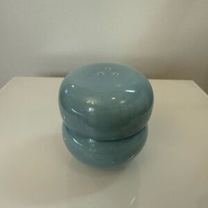 Vintage MCM RUSSEL WRIGHT Iroquois stacked Salt & pepper shakers Mid Century